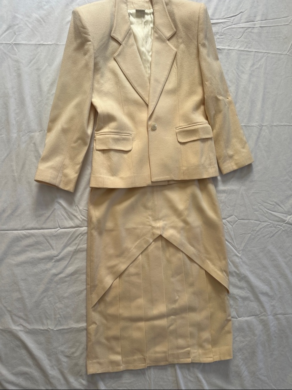 Michelle Stuart Cream Designer Label 2 piece Suit with Skirt